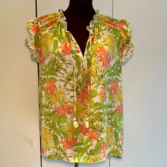Rose & Olive Tops - Rose & Olive floral cap ruffle sleeves tassel blouse L